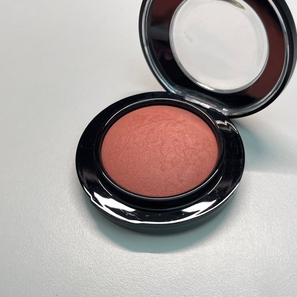 USED ONCE MAC Mineralize Blush Like Me Love Me by MAC for Women - 0.14 oz Blush - Picture 2 of 5